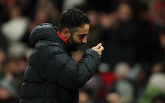 Sốc: HLV Amorim bị M.U sa thải vì 'gây hấn' với ban lãnh đạo, người tạm ngồi ghế nóng là…