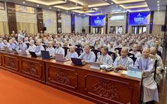 Hơn 700 tăng ni, phật tử tập trung tại Việt Nam Quốc Tự học về AI, chuyển đổi số