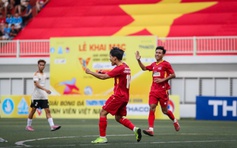 Trường ĐH Tôn Đức Thắng 6-0 Trường ĐH Ngân hàng TP.HCM: Cú hat-trick đầu tiên