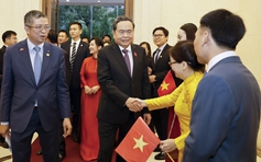 Chủ tịch Quốc hội Trần Thanh Mẫn gặp gỡ cộng đồng người Việt Nam tại Trung Quốc