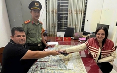 Chuyện đẹp ở Đà Nẵng: Người phụ nữ Ukraine trả lại ví chứa 3.300 USD cho du khách Thổ Nhĩ Kỳ