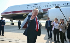 Ông Trump nói chỉ 'hỏi mượn' chuyên cơ nhưng Qatar tặng luôn