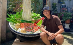 Tô phở khổng lồ cao gần 1,7 m ở TP.HCM, từng cọng rau giống như thật