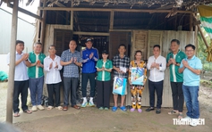 Diễn viên Huy Khánh đồng hành Báo Thanh Niên xây 2 nhà nhân ái ở Cà Mau