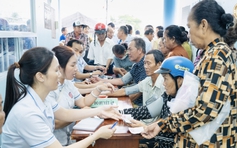 Trường Đại học Y Dược Cần Thơ khám bệnh, cấp thuốc miễn phí tại Cà Mau