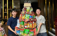 Ngày 20.10, màn tặng quà của dàn 'soái ca' cho cô giáo và bạn nữ 'gây sốt'