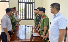 Uống rượu bia rồi lái ô tô tông công nhân vệ sinh, tài xế bị bắt giam