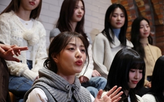 Jihyo (TWICE) chia tay JYP sau 21 năm gắn bó