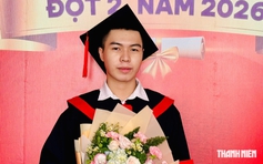 Hành trình đặc biệt của thủ khoa CĐ: Nghỉ học sau lớp 9, từ chối học ĐH