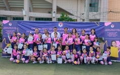 Nhiều trẻ em gái Cần Thơ yêu bóng đá hơn qua chương trình của UEFA và AFC hỗ trợ