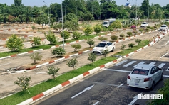 Học lái ô tô: Chạy thử sa hình, đường trường ảo trước khi lên xe thật