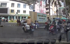 CSGT TP.HCM mở đường đưa sản phụ đi sinh, bé gái chào đời trên ô tô