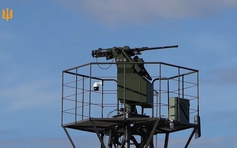 Ukraine triển khai súng robot AI săn UAV