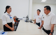 Ông Đinh Văn Nơi kiểm tra việc xử lý hồ sơ đất đai ở Phú Quốc