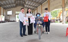 Vedan trao hơn 1.000 phần quà Tết cho hộ khó khăn