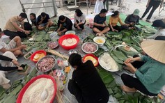 Chưa vội về quê, nhiều người vẫn tất bật làm điều này trước tết