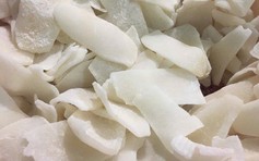 Món ăn ngày tết nhiều calo: Bác sĩ bật mí bí quyết ăn ngon, không tăng cân