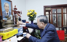 Tổng Bí thư dâng hương tưởng niệm nhân 120 năm ngày sinh cố Thủ tướng Phạm Văn Đồng