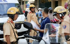 CSGT ra quân cao điểm tết: Lỗi giao thông dễ bị phạt nhất đầu năm mới