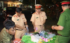 Công an tỉnh Đồng Tháp tiếp sức cho bà con miền Tây về quê ăn tết
