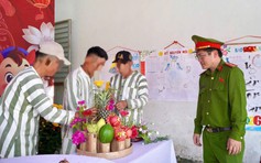 Tất niên đặc biệt ở nơi xa: Chờ ngày trở về đón tết đoàn viên