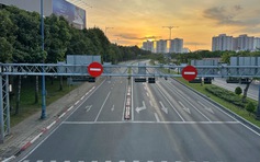 Sáng sớm mùng 1 tết: Đường phố trung tâm TP.HCM thênh thang, xuân về khắp muôn nơi