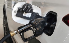 Giá xăng dầu hôm nay 18.2.2026: Người tiêu dùng trong nước sắp mua xăng giá rẻ hơn?