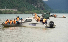 Tìm thấy thi thể 2 ông cháu trong vụ chìm thuyền trên sông Gianh