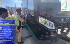 Hành khách nhắn tin báo, CSGT xử phạt xe khách 'nhồi nhét' thêm 6 người 