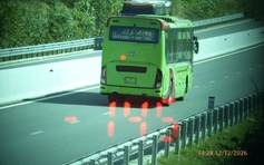 Cao tốc TP.HCM - Vân Phong ken đặc xe sau tết: CSGT phát cảnh báo