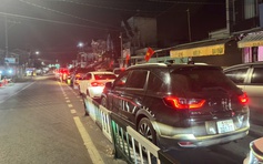 Mùng 5 tết: Kẹt phà Cát Lái đến tận khuya