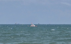 Tìm thấy thi thể 2 cha con đuối nước tại biển Mỹ Khê, Quảng Ngãi