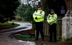 Hoàng gia Anh 'bật đèn xanh' cho kế hoạch tước quyền kế vị của ông Andrew?