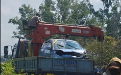 Vụ 2 thi thể dưới kênh Văn Phong: Ô tô lao xuống nước trong đêm