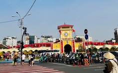 Nắng nóng, mưa trái mùa cùng xuất hiện trong tuần làm việc đầu tiên sau Tết Nguyên đán