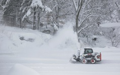 Bão tuyết ập vào Mỹ gây hạn chế đi lại, hàng ngàn chuyến bay bị hủy