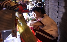 Xóm hàng rong 'mua ngủ' 40.000 đồng/ngày ở trung tâm TP.HCM, oằn vai mưu sinh giáp tết