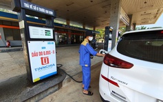 Giá xăng dầu hôm nay 6.2.2026: Thế giới lao dốc, trong nước tăng