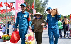 Bộ đội TP.HCM mang 'Tết quân dân' đến với bà con xã đảo Thạnh An