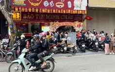 Giá vàng trên chợ mạng tăng loạn xạ