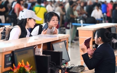 Hàng không, du lịch xoay xở giảm sốc