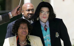 Mẹ của Michael Jackson vẫn khỏe mạnh, minh mẫn trong lần xuất hiện hiếm hoi