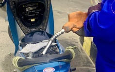 Giá xăng dầu đồng loạt giảm mạnh, có loại giảm gần 8.000 đồng/lít