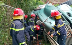 Tai nạn trên cao tốc Đà Nẵng - Quảng Ngãi: Phá cabin xe đầu kéo để cứu tài xế