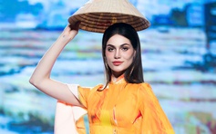 Miss Charm 2025 Anna Blanco diện áo dài diễn thời trang cùng nghệ sĩ Việt