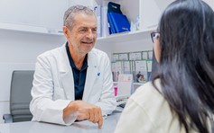 TS-BS Robert Riche: ‘Robot da Vinci Xi giúp tăng cơ hội bảo tồn thiên chức làm mẹ’