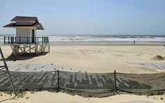 Bãi Sau Vũng Tàu: Dự án ngàn tỉ bị cát vùi, cách nào chặn cát bay?