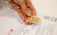 Giá vàng rơi thẳng đứng