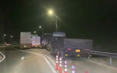 Phạt nguội hàng loạt ô tô dừng đỗ sai ở lối ra vào trạm dừng nghỉ cao tốc