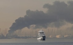 Du khách kể chuyện 'không thể nào quên' khi mắc kẹt ở Dubai vì bom đạn